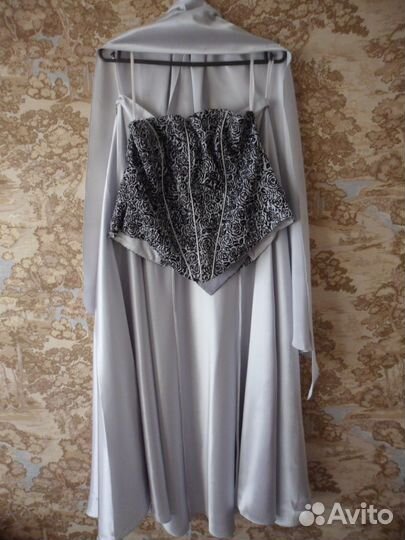 Вечернее платье