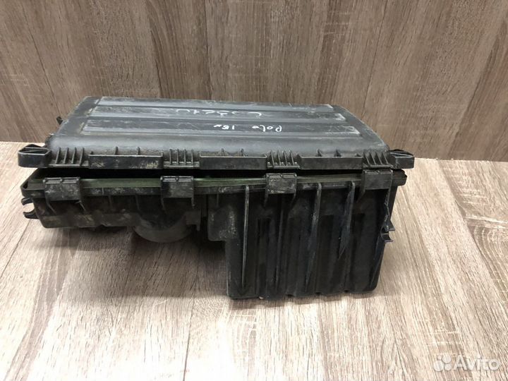 Корпус воздушного фильтра volkswagen polo