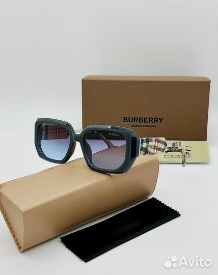 Солнцезащитные очки Burberry