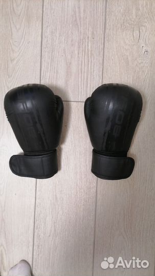 Боксерские перчатки 10 oz