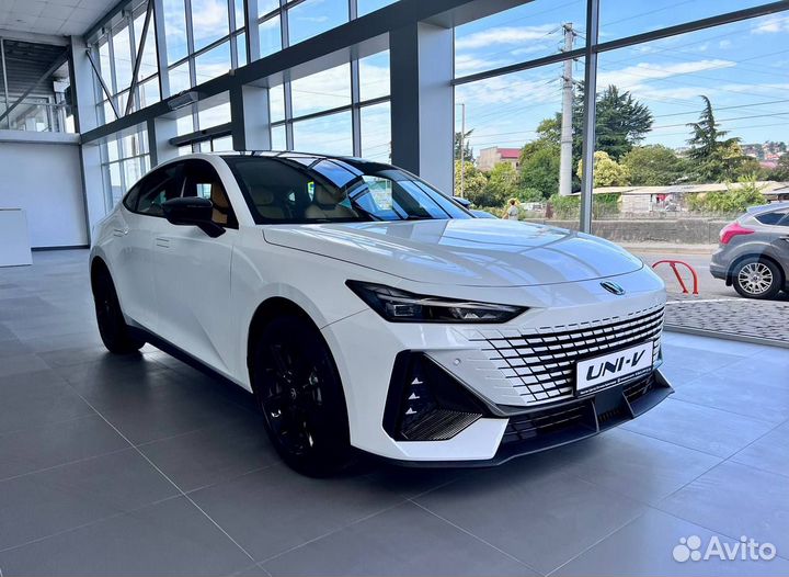 Changan UNI-V 1.5 AMT, 2023
