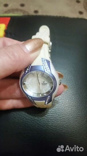 Продам двое новых часов