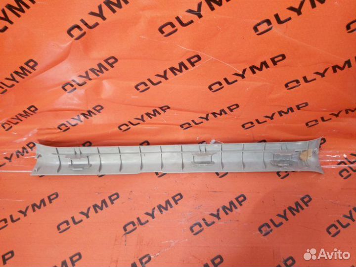 Накладка порога внутренняя передняя правая Toyota