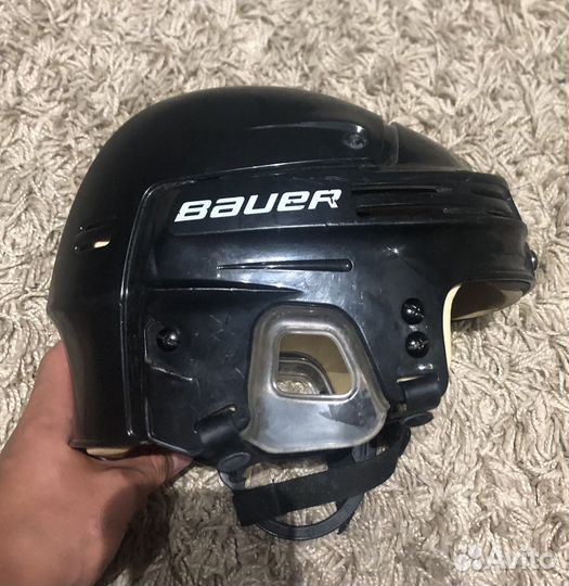 Хоккейный шлем и визор