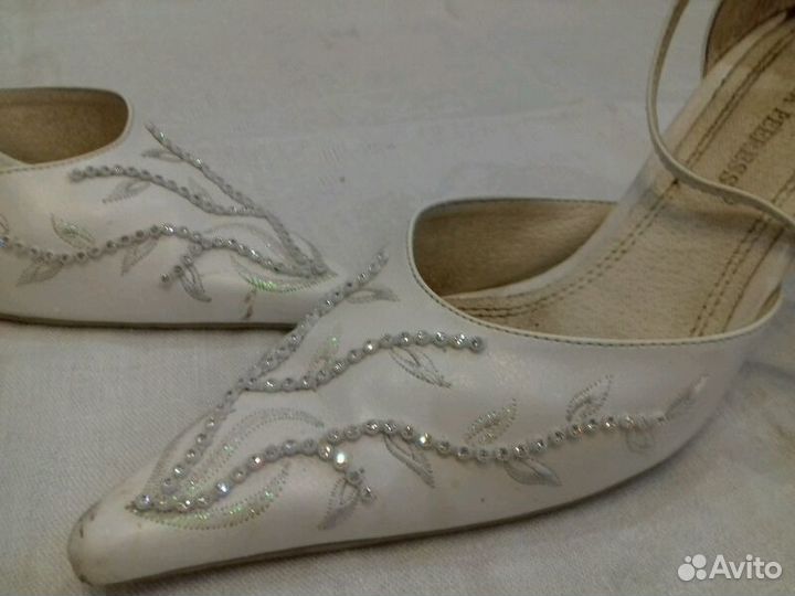 Туфли белые р. 38-39