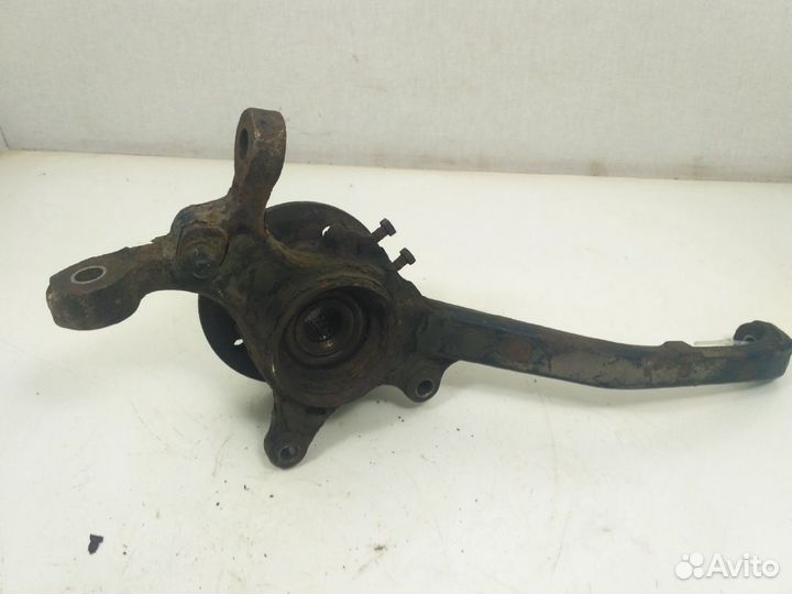 Кулак поворотный передний левый Mercedes W210