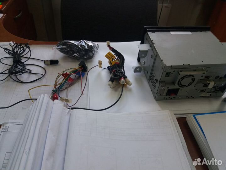 Магнитола Pioneer carrozzeria avic-HRZ800