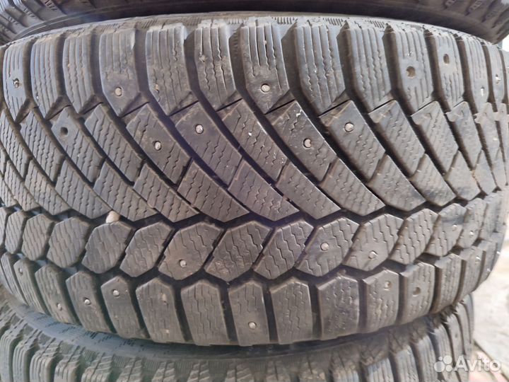 Gislaved Nord Frost 200 235/45 R17 97T