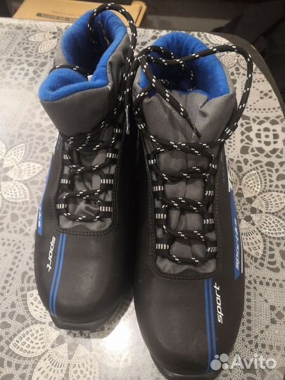 Лыжные ботинки