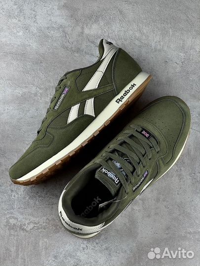 Новые кроссовки Reebok classic