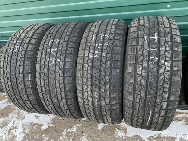 Yokohama F600 285/60 R18