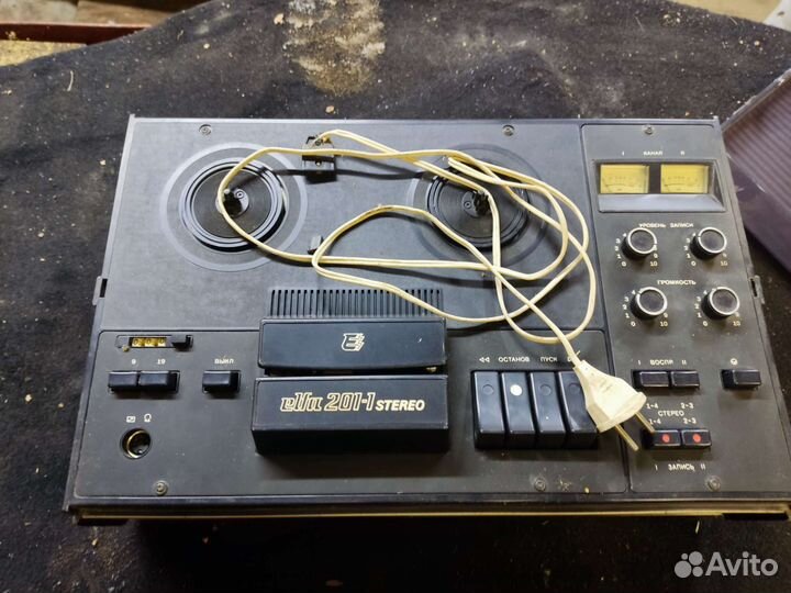 Проигрыватели винила, магнитафоны, усилитель