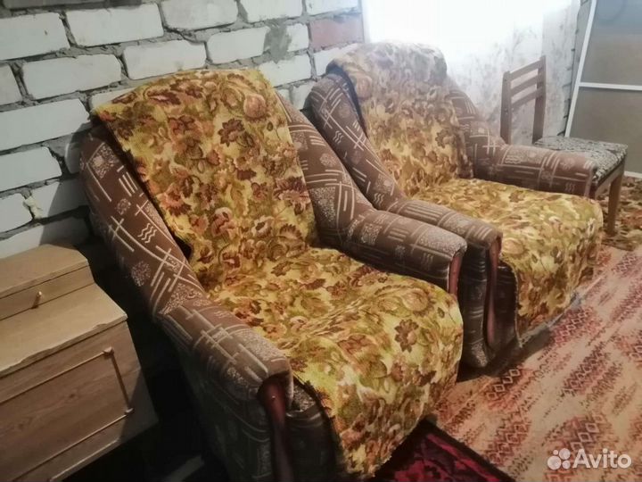 Диван и 2 кресла бу в хорошем состоянии