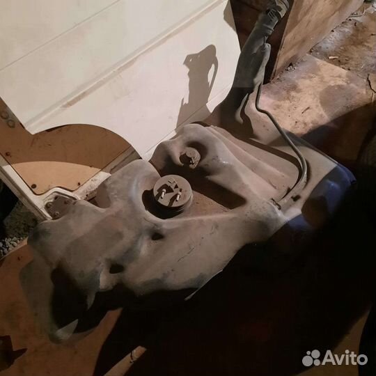 Бензобак на Фольксваген transporter