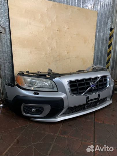 Передняя часть Volvo XC70 Cross Country 2010-2014