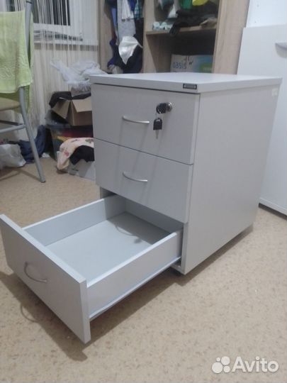 Тумбочка офисная выкатная