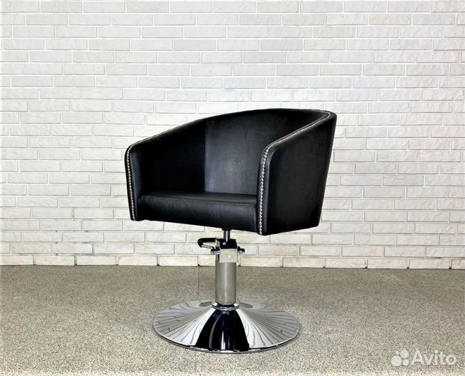 Парикмахерское кресло Grazia black
