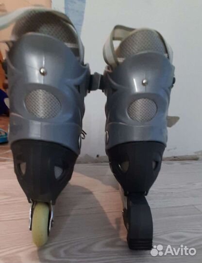 Роликовые коньки