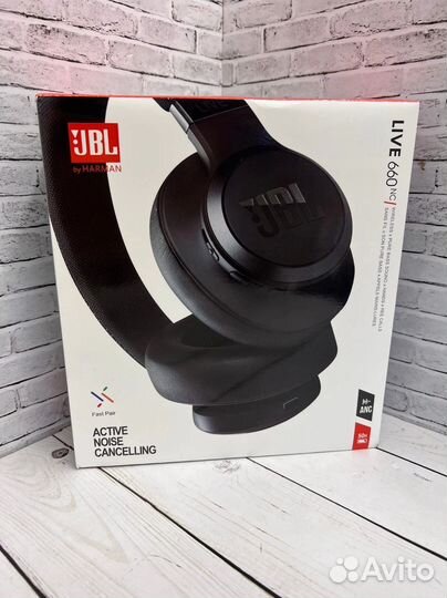 Беспроводные наушники jbl live 660nc