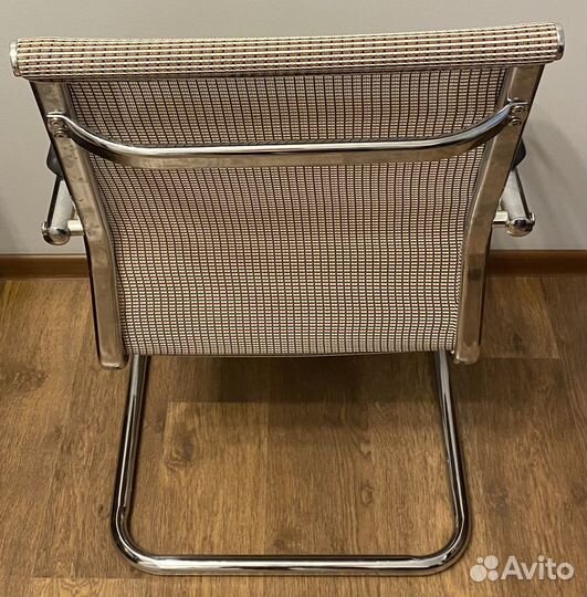 Стул офисный