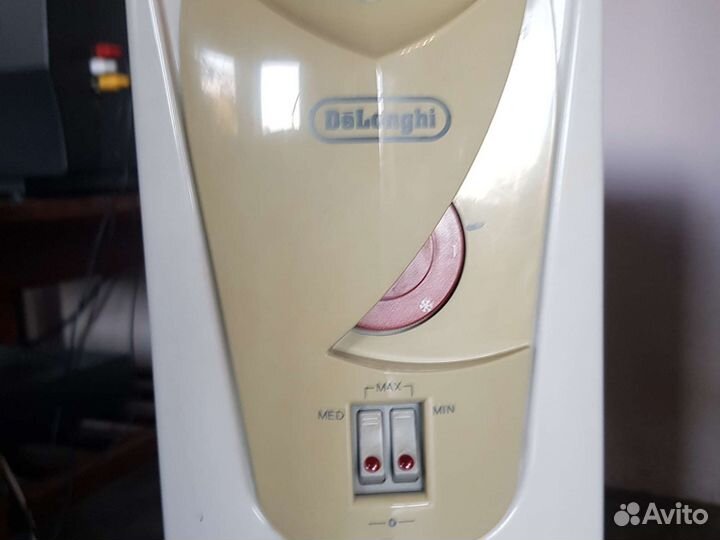 Обогреватель DeLonghi, 9 секций