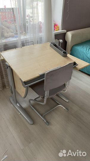 Растущая парта и стул деми бу