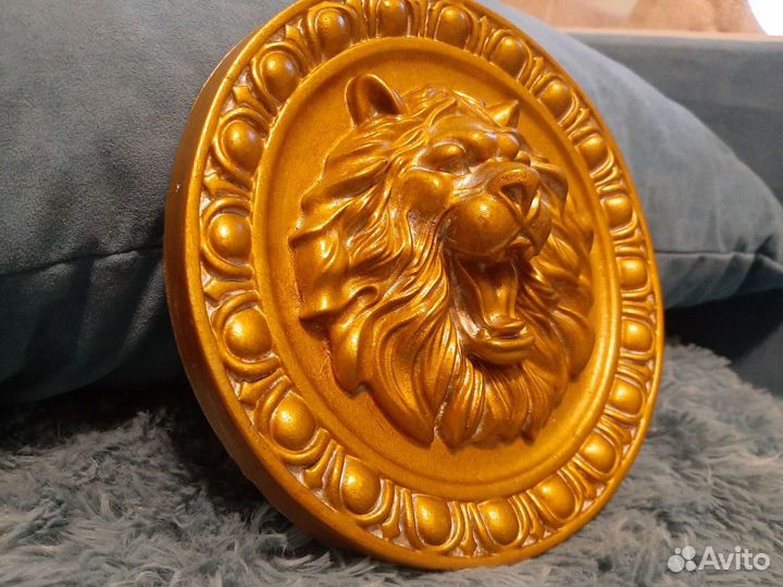 Подарок панно из гипса львиная голов