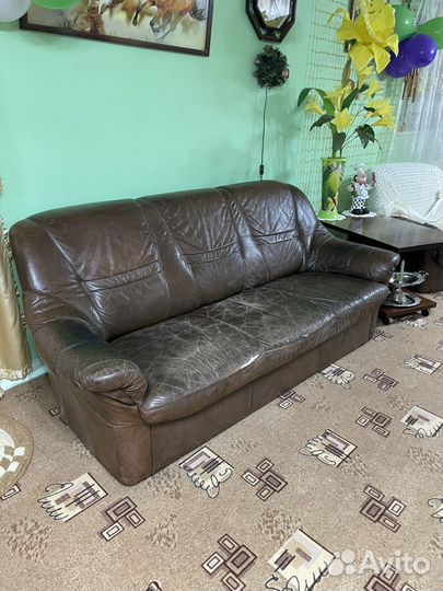 Диван кожанный