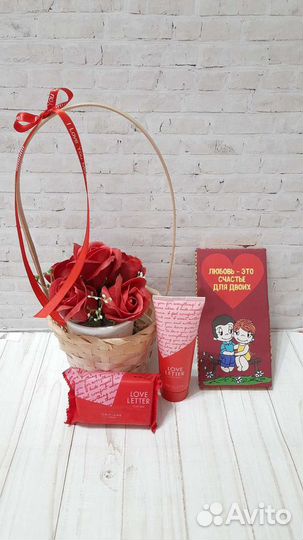 Подарочные наборы женские. Носочки,гель для душа