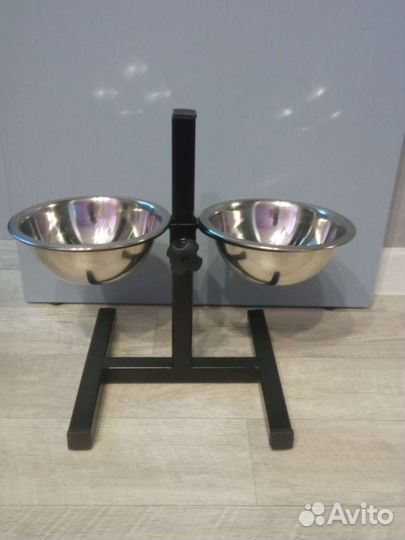 Миски для кормления собак на стойке