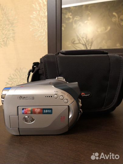 Видеокамера Canon DC22