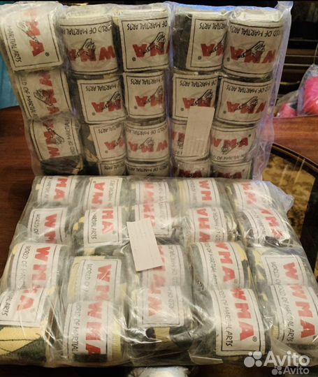 Боксерские накладки, шлем и бинты для спорта