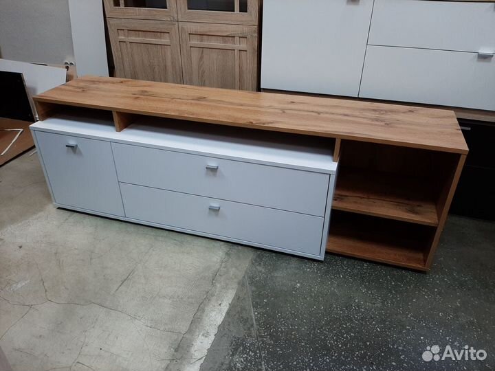 Тумба тв 1,7 м дуб золотой белый