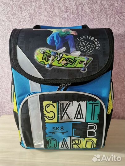 Рюкзак школьный