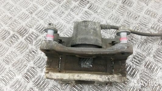 Суппорт тормозной передний правый jeep cherokee KL