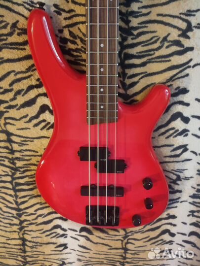 Бас гитара Yamaha MB-55 Motion Bass