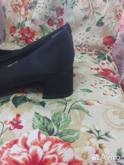 Туфли женские 37 размер атласные