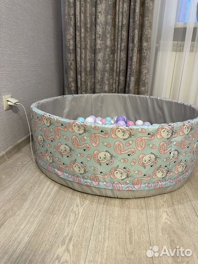 Сухой бассейн с шариками