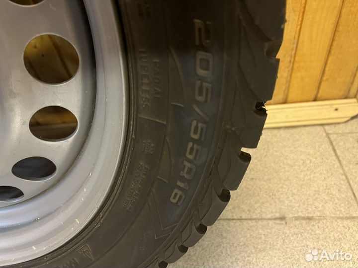 Goodyear UltraGrip Extreme 205/55 R16