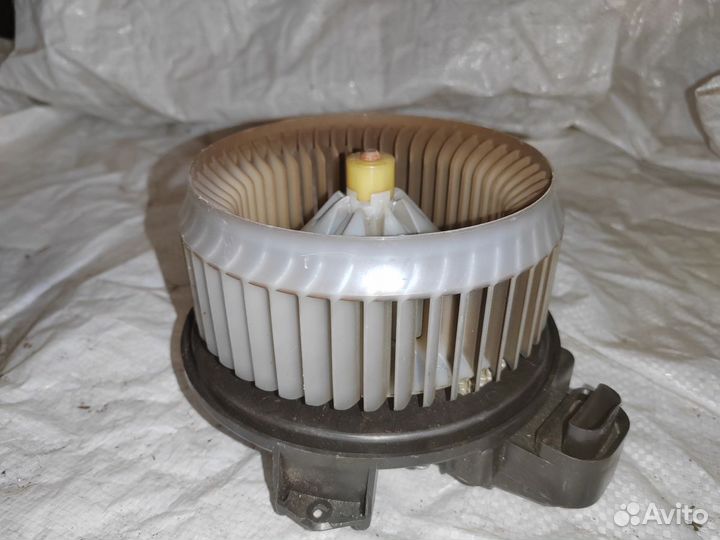 Моторчик печки Toyota Estima