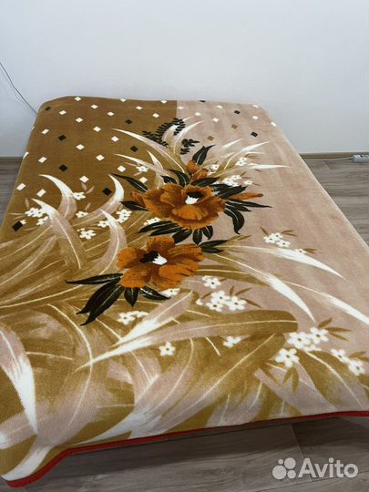 Плед -покрывало б/у