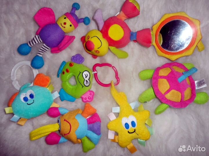 Подвесные игрушки и погремушки для малышей
