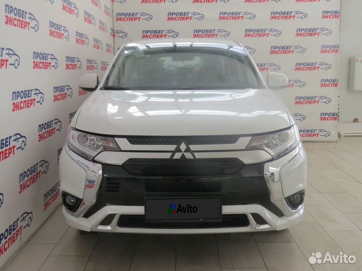 Mitsubishi Outlander 2.0 CVT, 2022, 20 км
