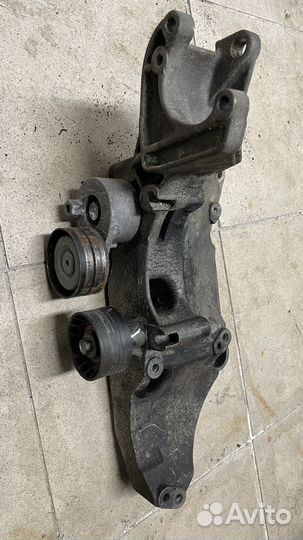 Запчасти б/у на двигатель F9Q760 Рено Трафик