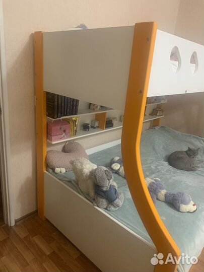 Двухярусная кровать