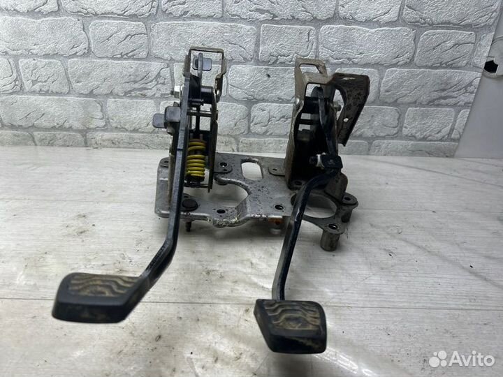 Педальный узел Ford Transit 8