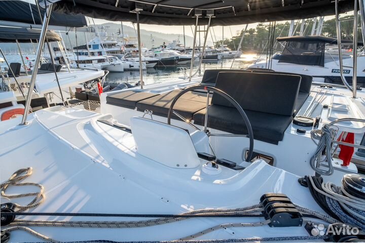 Парусная яхта Lagoon 46