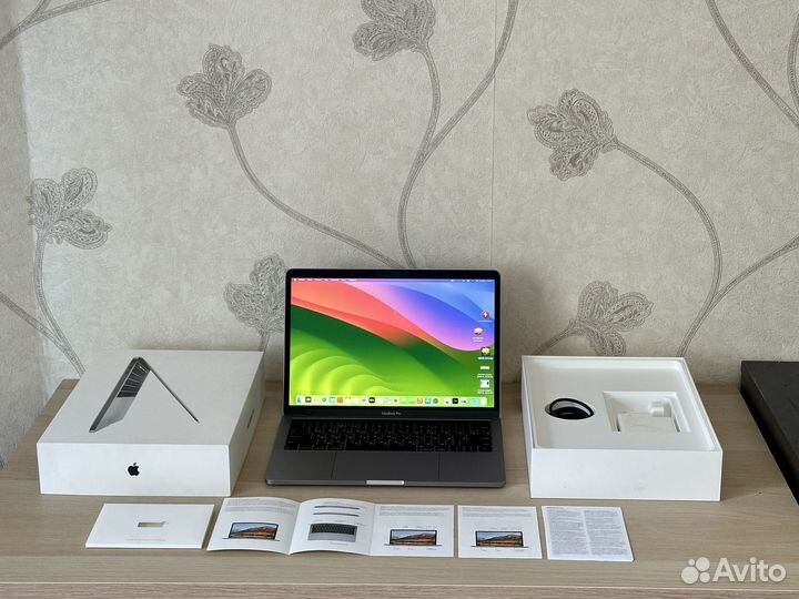 Apple MacBook Pro SDD 1тб Intel Core i7