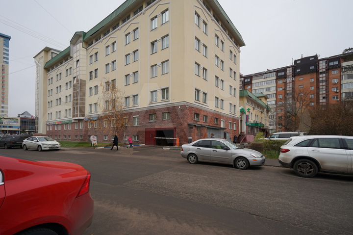 Гараж, > 30 м²