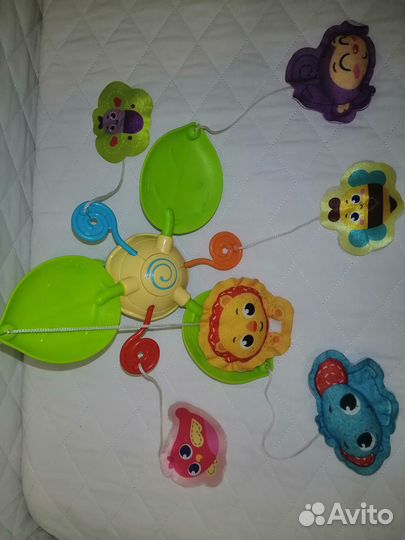 Детский мобиль в кроватку музыкальный